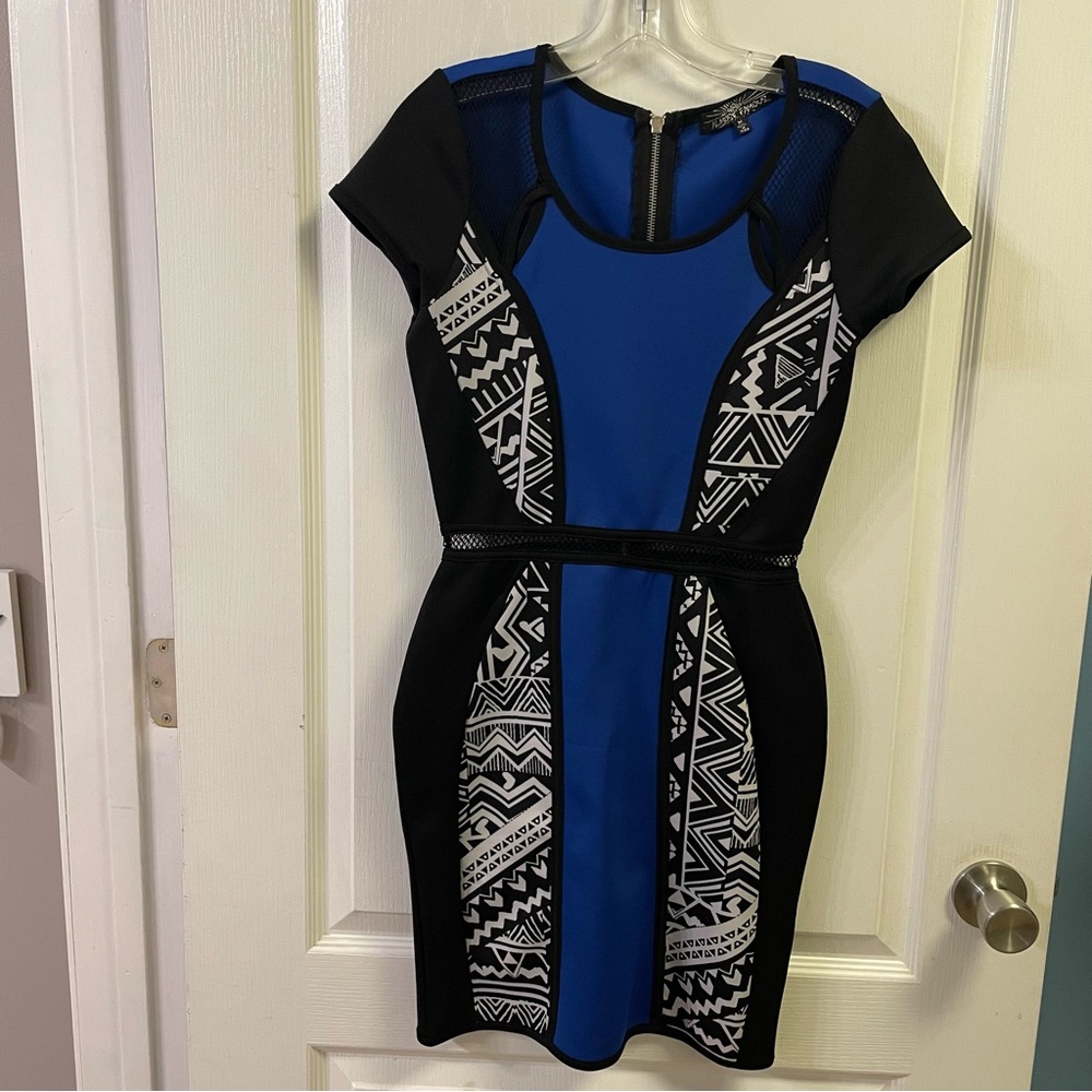 Almost Famous Black Blue Patterned Mini Net Fabric Waist Shoulder Bodycon MED
